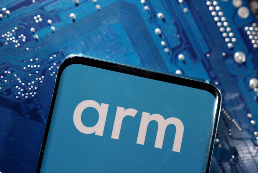 손정의 반도체 기업 암(ARM) AI칩 출시.jpg