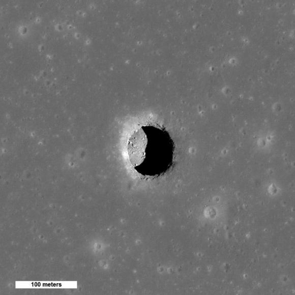 Mare_Tranquillitatis_pit_crater-580x580.jpg