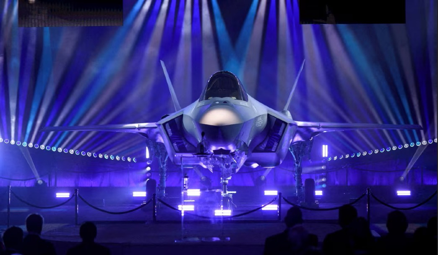 미 록히드마틴의 F-35A 라이트닝 II 전투기.jpg